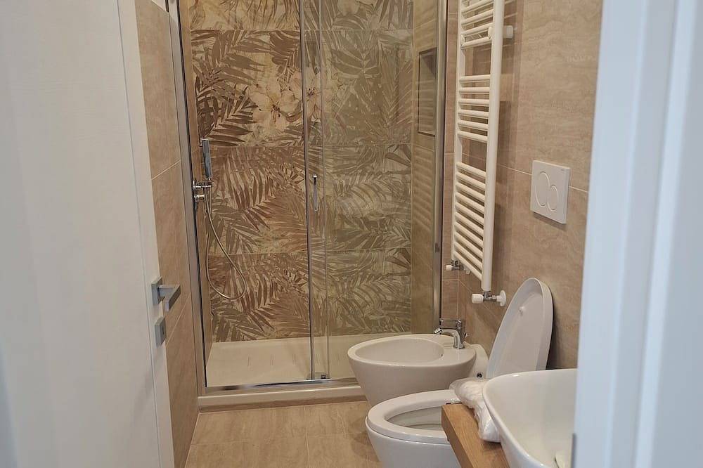Spacious room with sea view, 5 minutes from the enchanting beaches of meta. in Meta, Península Sorrentina