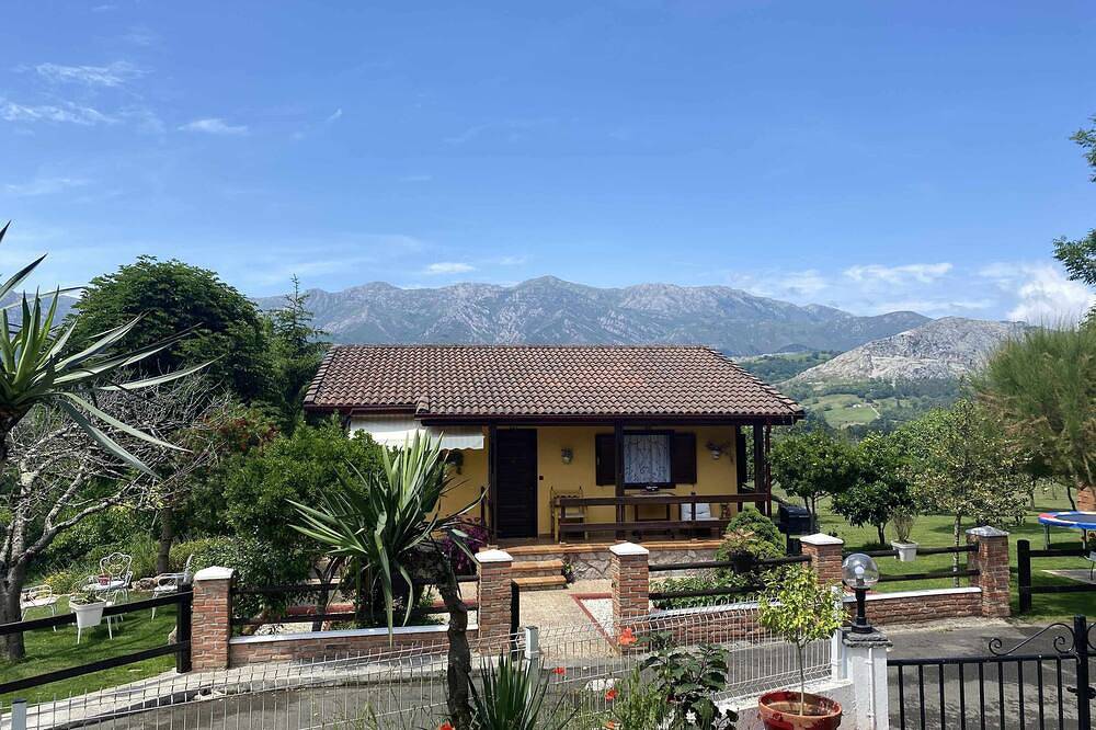 Madagascar Corner Vv-2192-As in Parres, Costa Verde (Spanien)