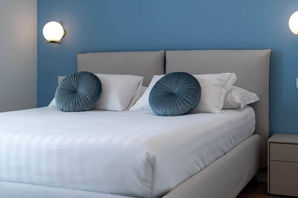 Villa Silvia - \"Light Blue\" Flat in San Felice del Benaco, Prealpi Gardesane