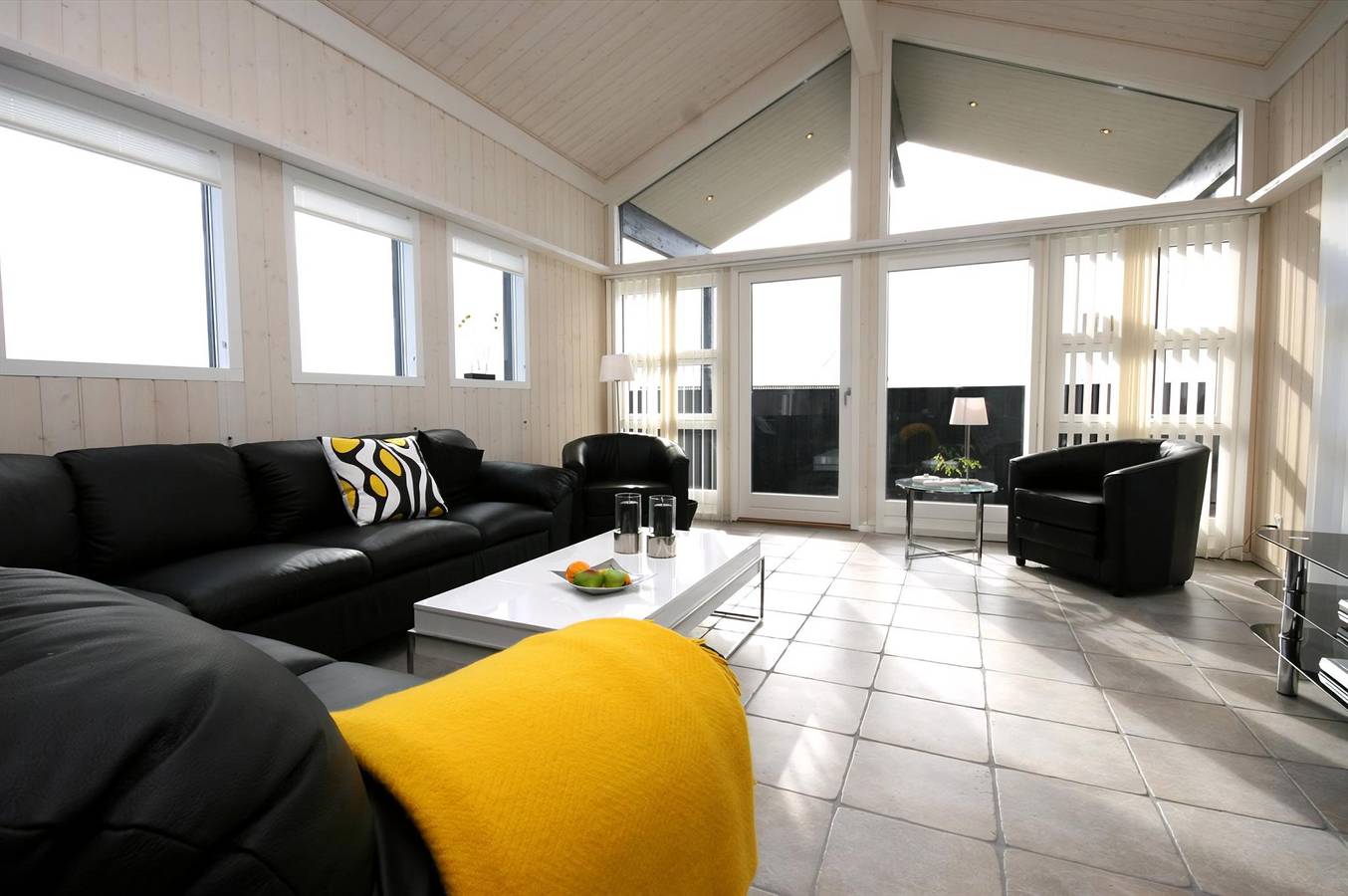 Stunning home in Hvide Sande w/ Sauna, Wifi and 4 Bedrooms in Bjerregård, Holmsland Klit