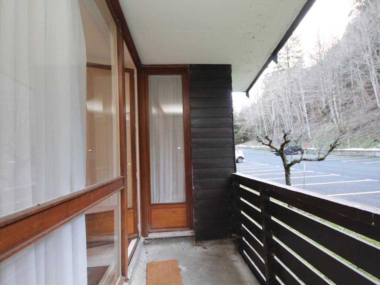 Entire apartment, Beautiful T2 apartment with balcony and parking 220m from center in Mont-Dore, Volcans d'Auvergne Regional Nature Park