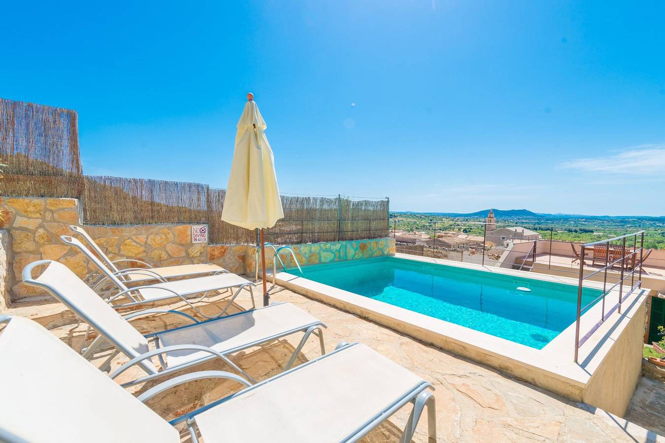 Sa Casa De Ses Bicicletes - Spectacular and modern townhouse with private pool and stunning views overlooking the island. Free Wifi in Caimari, Selva
