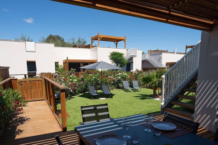 Maison de vacances pour 4 personnes, avec jardin ainsi que piscine et balcon dans Plage de la Farinette