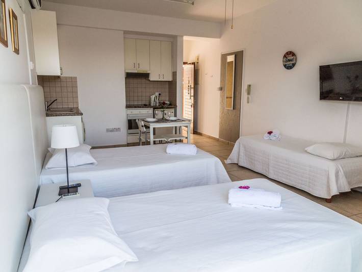 Gîte pour 2 personnes, avec jardin et piscine à Paphos (ville) - 2