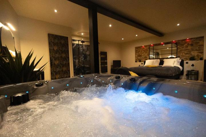 Chambre d’hôte pour 2 personnes, avec Jacuzzi et Terrasse