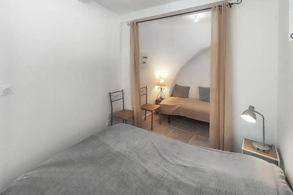 Entire apartment, 1 bedroom lovely apartment in Meze in Mèze, Côte d'Améthyste