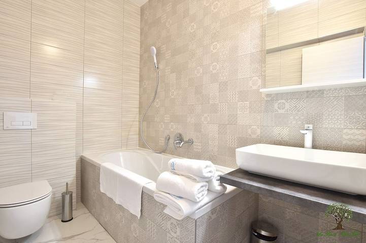 Freistehende Villa am Berg neben dem Fluss Cetina, 24/7 Concierge-Service in Dalmatinisches Zagora