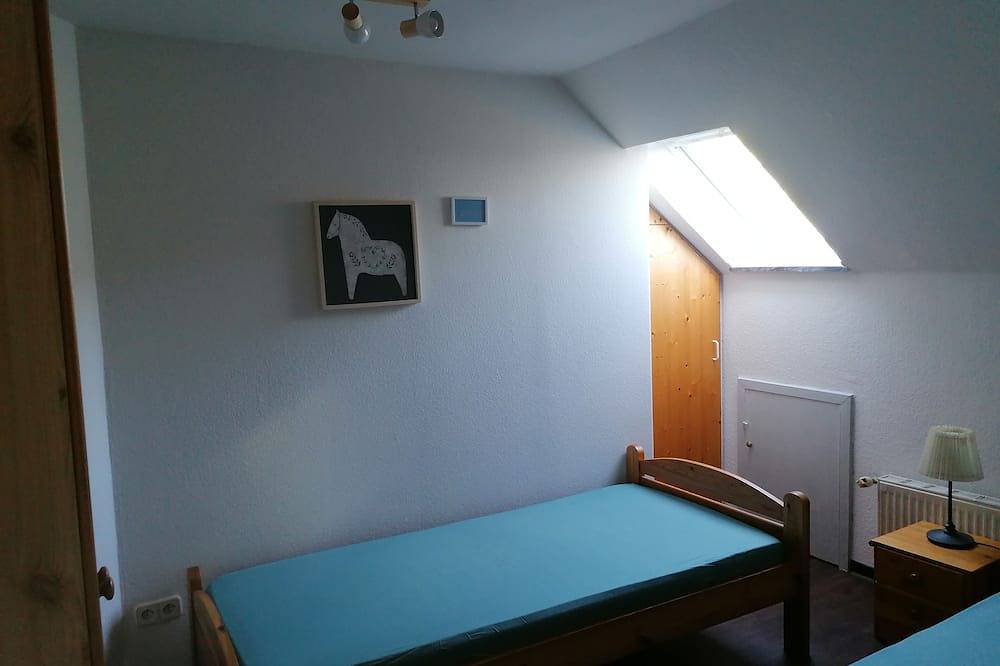 Ganze Wohnung, Geschmackvoll eingerichtet - Husum/Nordsee - 200m vom Meer - 2-6 Personen in Simonsberg, Nordseeküste