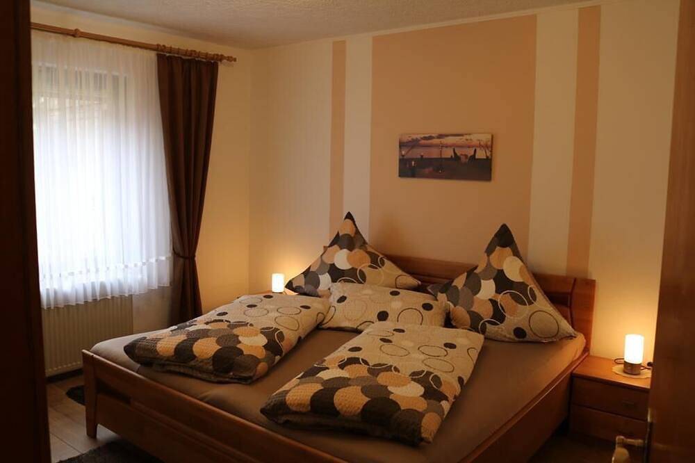 Ganze Wohnung, Quiet apartment Blumenhaus Weiler - 2 people. in Deudesfeld, Vulkaneifel