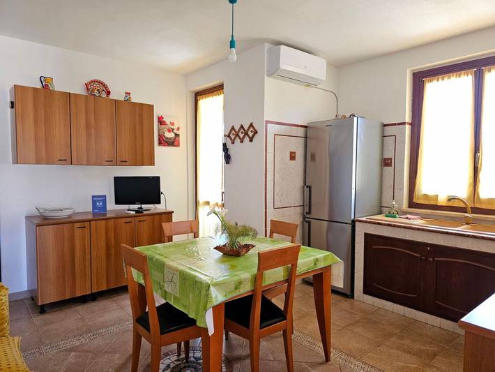 Helle mediterrane Villa mit Veranda und Garten in Spiaggia di Campofelice di Roccella (Campofelice di Roccella), Campofelice di Roccella