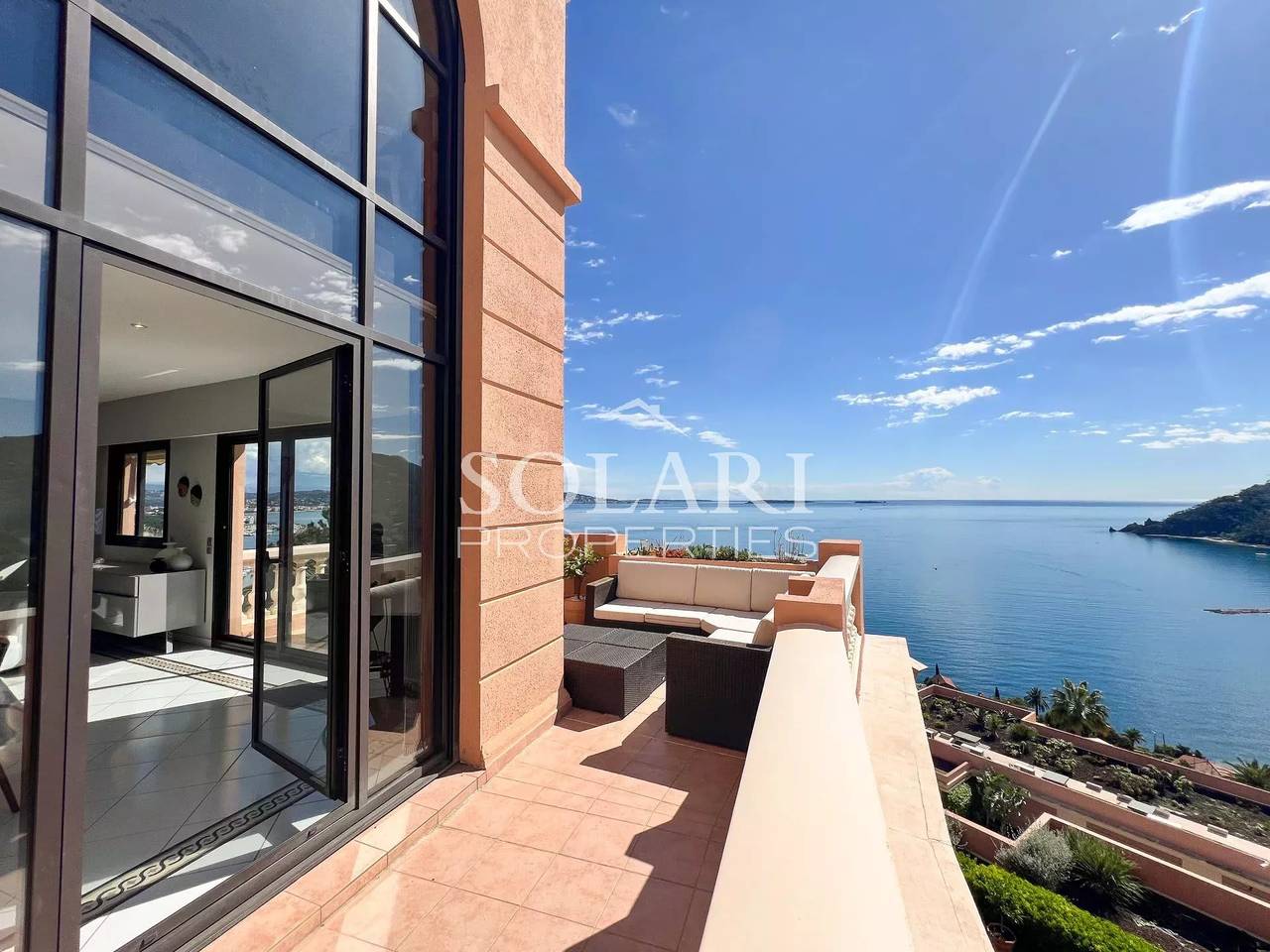 Apartamento entero, Panoramic sea view, residence with swimming pool in Théoule-sur-Mer, Massif de l'Esterel