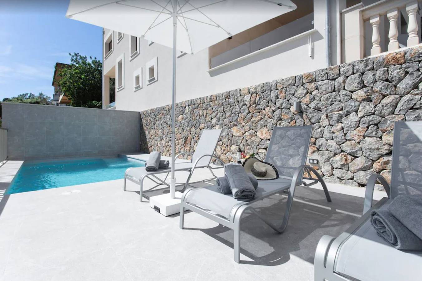 Luxury Villa Ona with Sea & Mountain View, Pool, A/C, Wi-Fi, Garden, Terrace & Balcony in Port de Sóller, Sóller