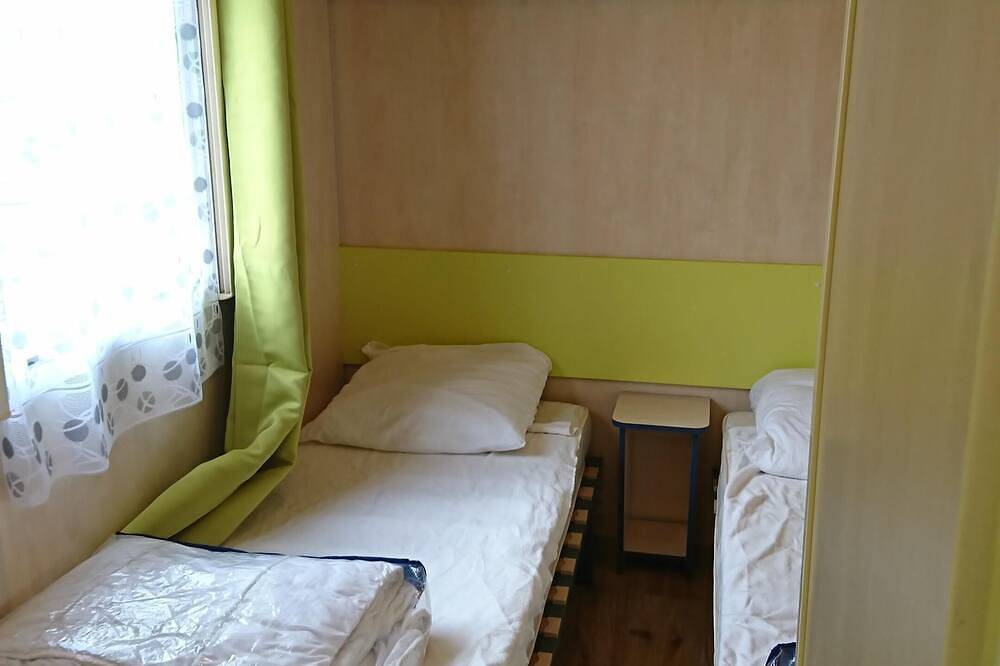 Mobil home 4 pers, sur camping 4 étoiles, avec lagon ,à 7 km de Saumur. in Allonnes, Vallée de la Loire