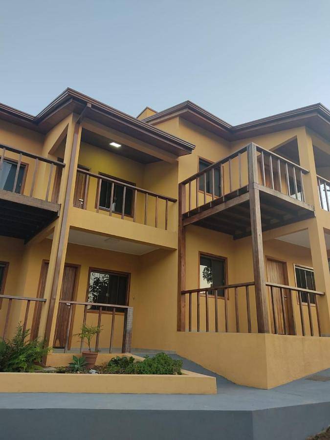 Casas e apartamentos de temporada para 3 pessoas, com vista e balcão em Alto Paraíso de Goiás