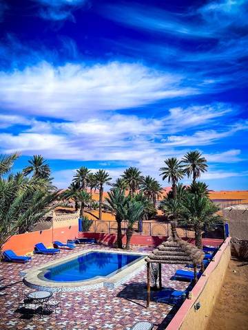 Hôtel pour 3 personnes, avec piscine ainsi que jardin et terrasse, animaux acceptés dans Merzouga