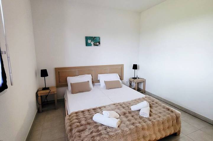 Gîte pour 6 personnes, avec piscine ainsi que jardin et terrasse dans Plage Venga Di L Oru Santa Maria Poggio - 4