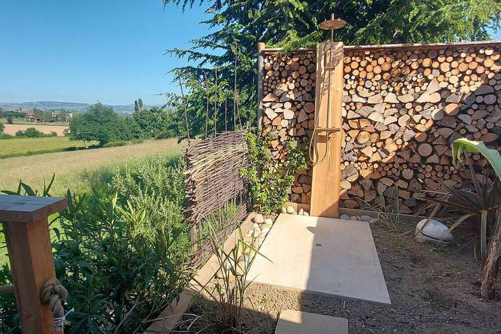 Gîte pour 2 personnes, avec jacuzzi et piscine à Chasselay - 4