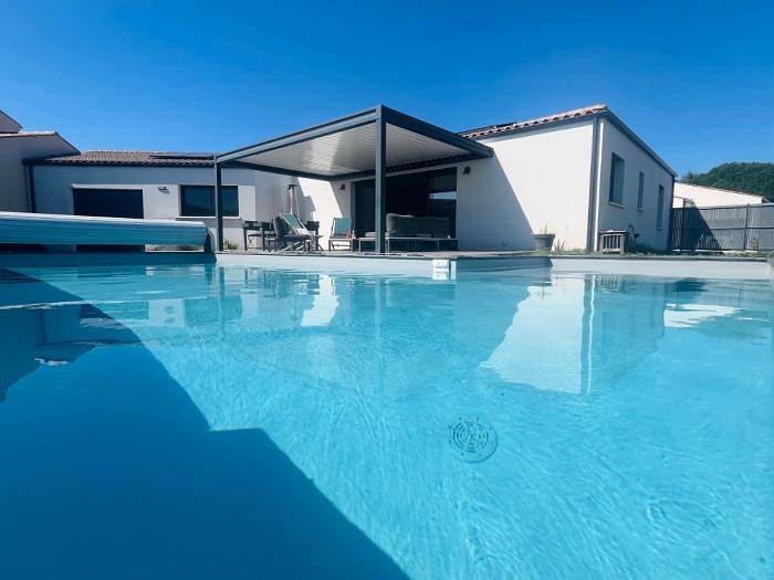 Maison de vacances pour 6 personnes, avec jardin et piscine, animaux acceptés