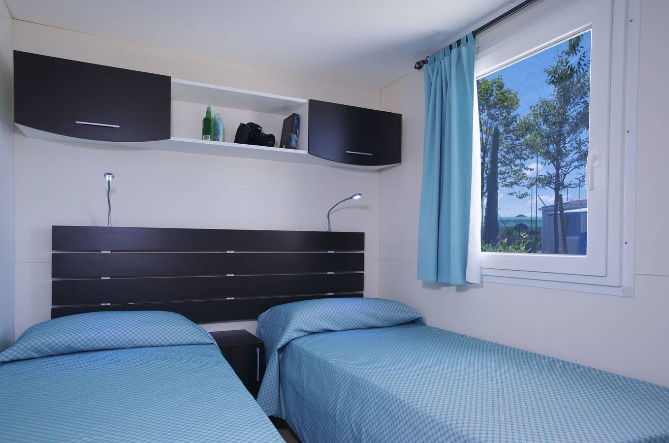 Feriendorf San Francesco Mobilehome Garda Suite Deluxe für 5 Personen in Rivoltella del Garda, Desenzano del Garda
