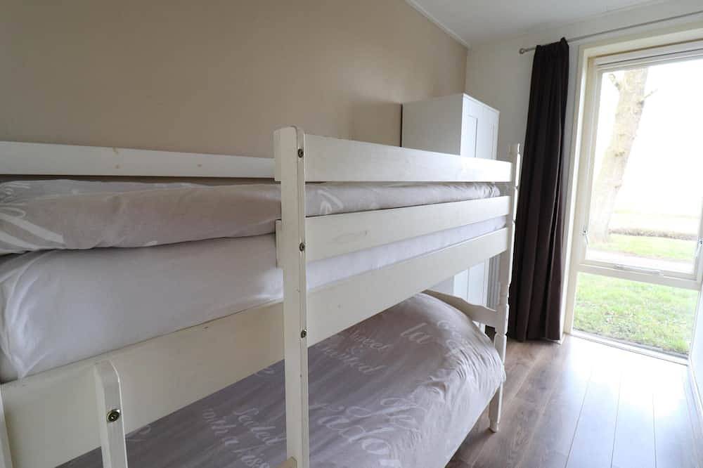 Vakantiehuis Workum met Zwembad en Haven in Workum, IJsselmeer