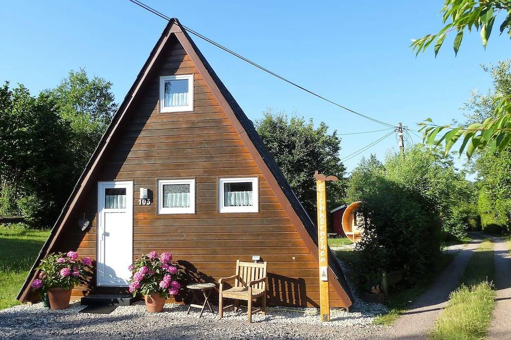 Eichhörnchen-In der Natur zuhause-Haus mit Klimaanlage und Fass-Sauna im Garten in Gossersweiler-Stein, Trifelsland