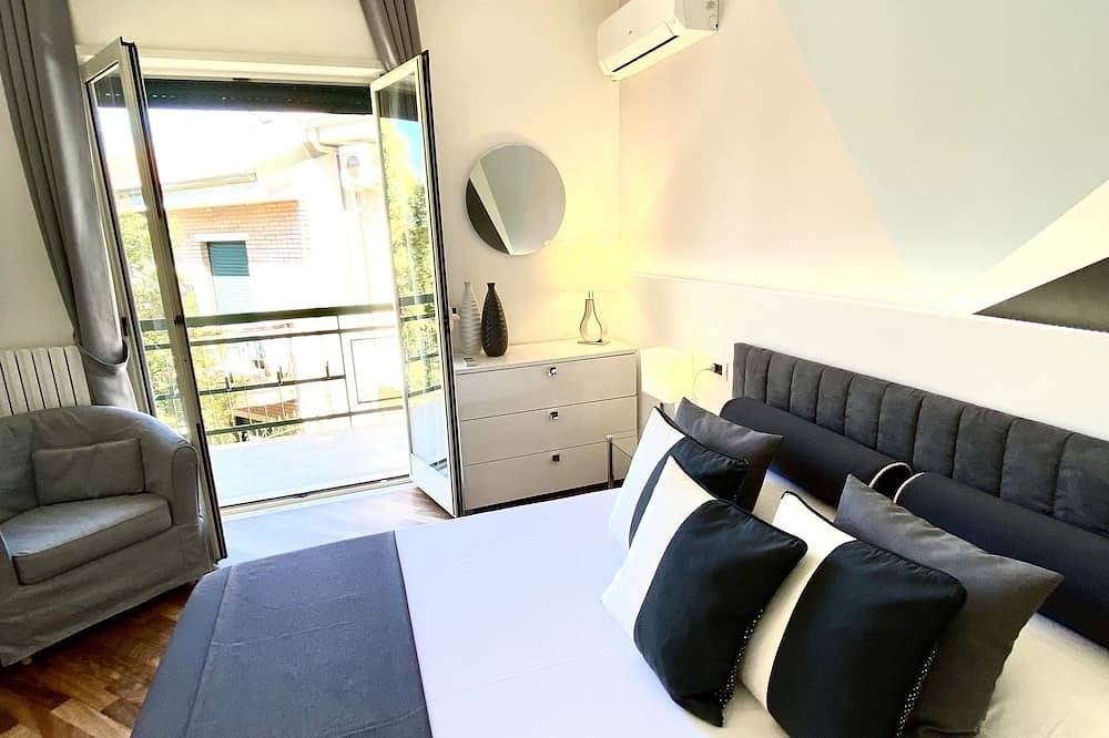 Ganze Wohnung, Erste Stockwohnung Mit Balkonen in Tropea, Vibo Valentia Provinz