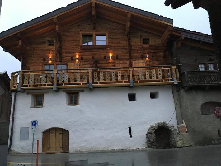 Gîte pour 2 personnes, avec vue et balcon à Arbaz