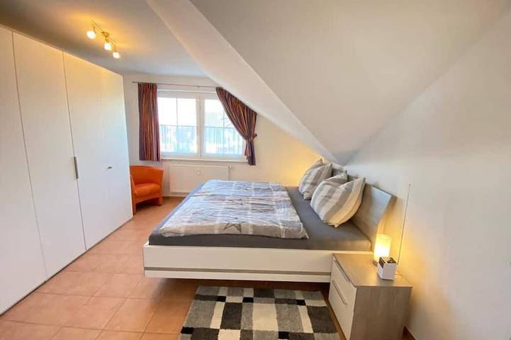 Ganze Wohnung, Helle, gemütliche Wohnung, zentral in ruhiger Lage von Zingst mit Wlan in Zingst, Fischland - Darß - Zingst