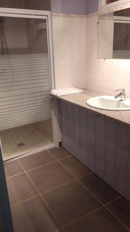 Hôtel pour 2 personnes, avec vue ainsi que terrasse et jardin à Allègre - 2