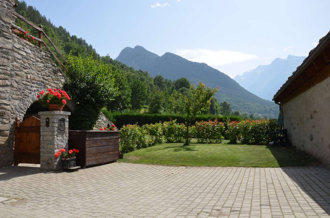 Ganze Wohnung, Wohnung Mit Garten in Champlong, Comune di Villeneuve