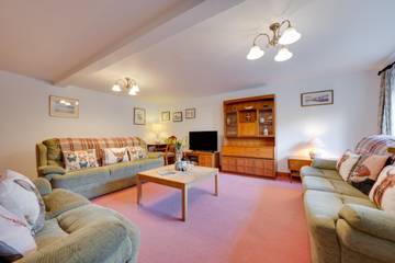 Villa for 8 People in Slapton, Devon, Photo 1