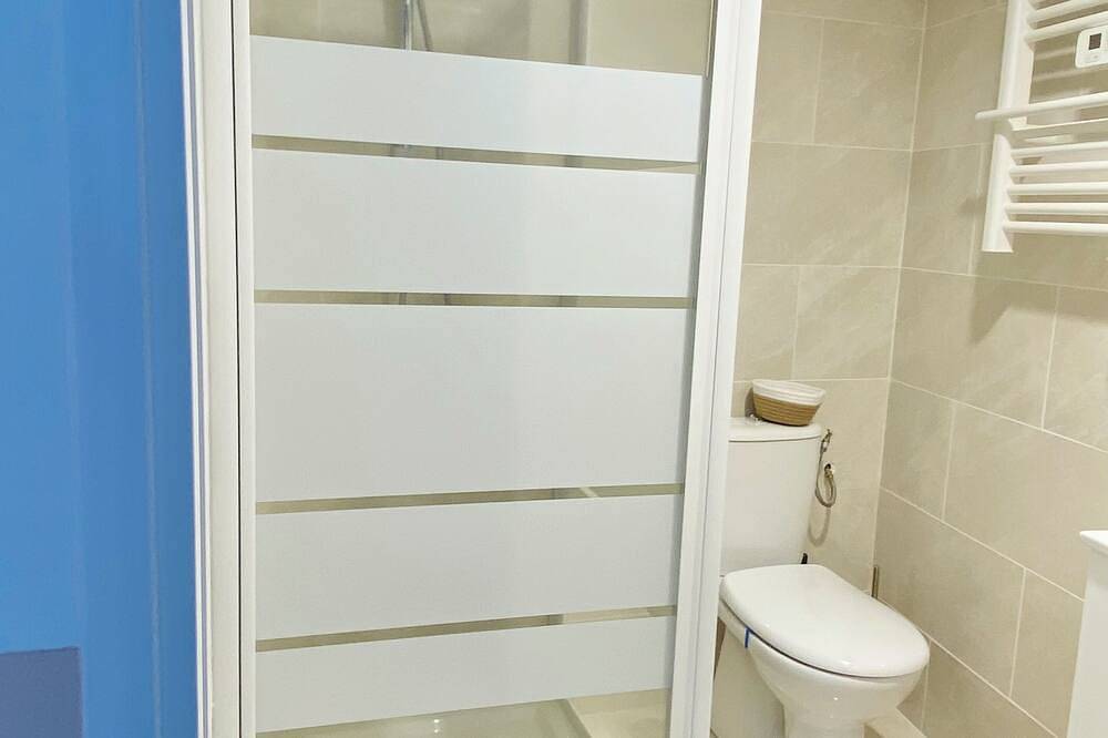 Appartement entier, Joli studio indépendant à Roissy-en-France / Aeroport Cdg avec terrasse privée in Roissy-en-France, Val-d'Oise