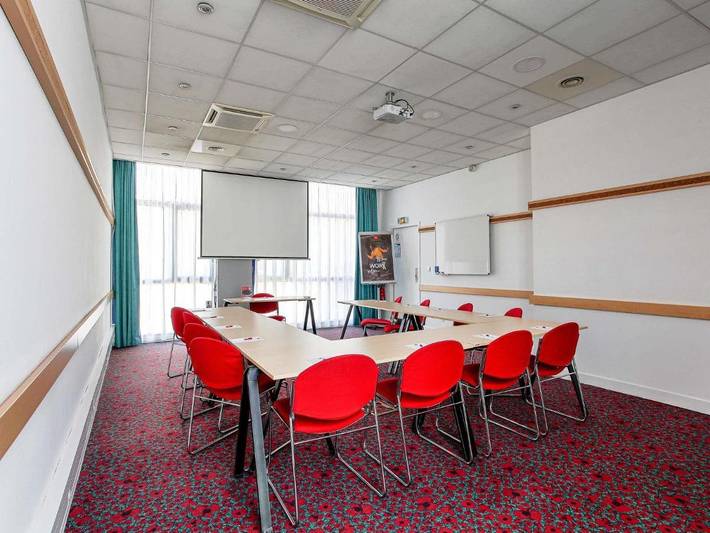 Hôtel pour 3 personnes, avec terrasse et vue, animaux acceptés dans Gare De Marseille Saint Charles - 2