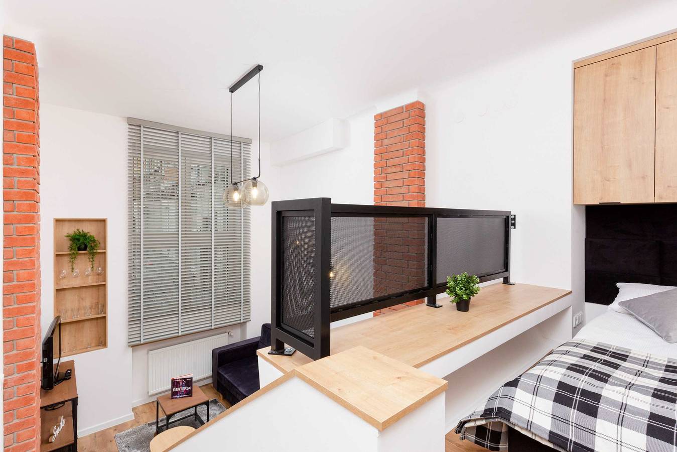 Ganze Ferienwohnung, Quiet Studio in the Center | Close to the Station | Mezzanine floor in Warschau, Masowien