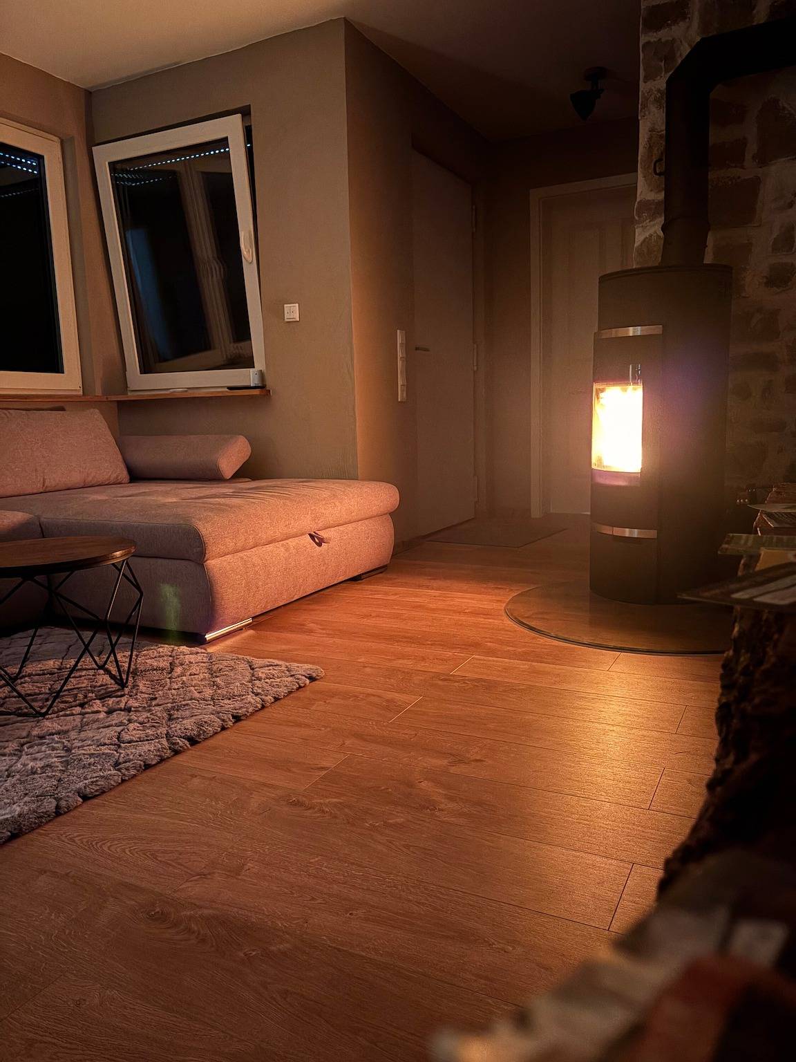 Ganze Wohnung, Apartment „In Helsa“ mit Bergblick, privater Terrasse und Wlan in Helsa, Hessisches Bergland