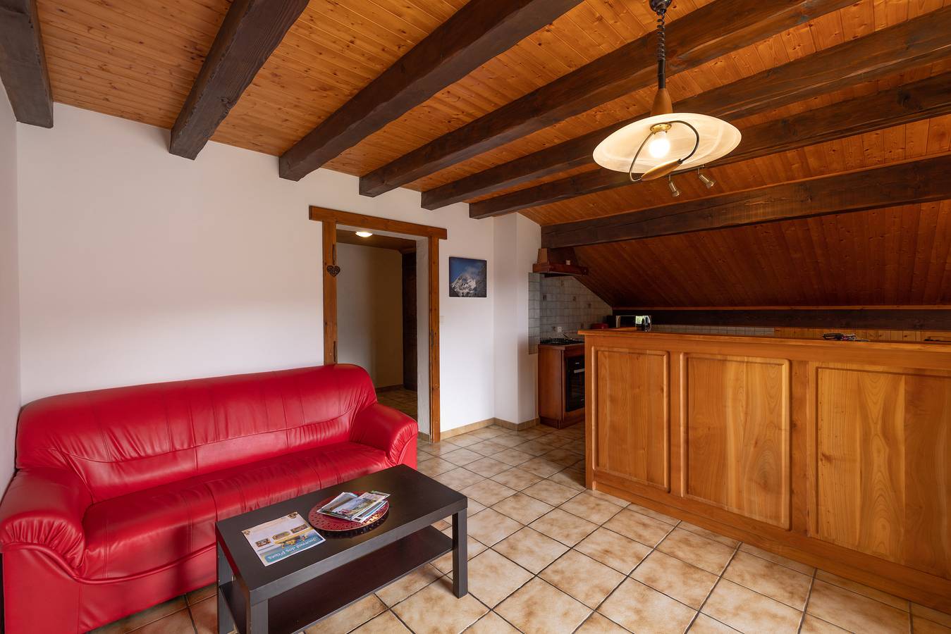 Entire apartment, Pet-Friendly Apartment 'de la Joux' with Mountain View, Balcony & Wi-Fi in Saint-Sigismond, Bonneville region