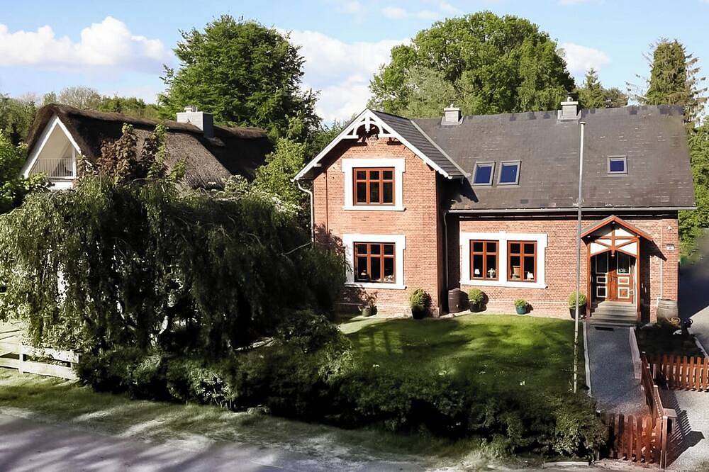 Direkt am Deich großes Haus für 2 Familien, Haustiere, Wallbox, 2900qm Grundstk. in Oberndorf-Oste, Landkreis Cuxhaven
