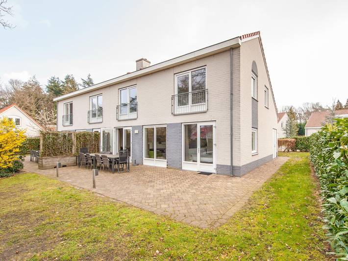 Villa für 20 Personen, mit Terrasse und Pool sowie Sauna in Arcen