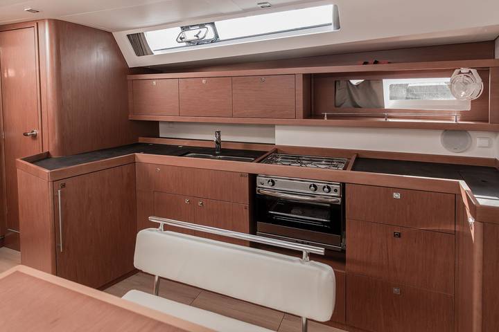 Bateau pour 6 personnes dans Tivat - 2