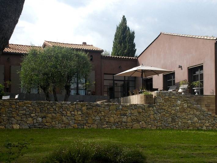 Location de vacances pour 9 personnes, avec piscine ainsi que terrasse et jardin à Opio - 2