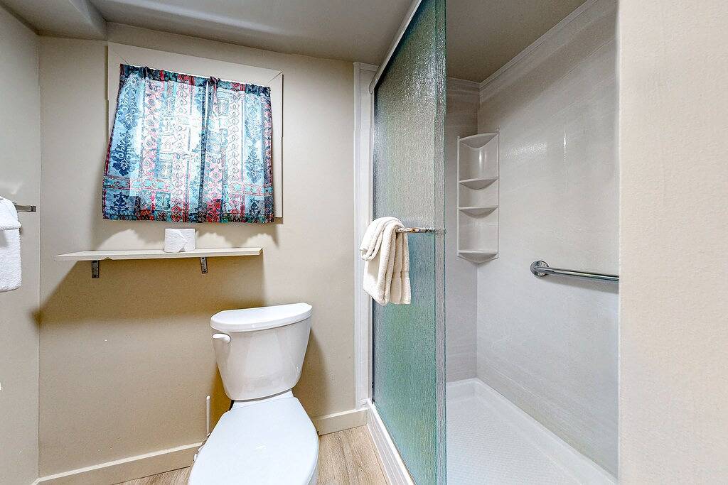 Log Cabin for 4 Guests in Loon Mountain, Franconia Notch