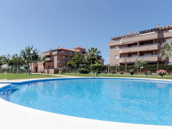 Appartement de vacances pour 4 personnes, avec terrasse ainsi que jardin et piscine, animaux acceptés - 1