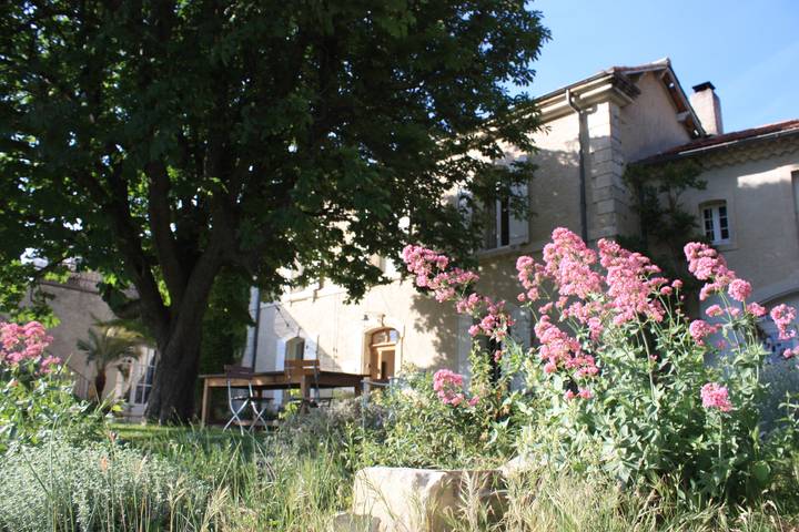 Gîte pour 12 personnes, avec piscine et jacuzzi