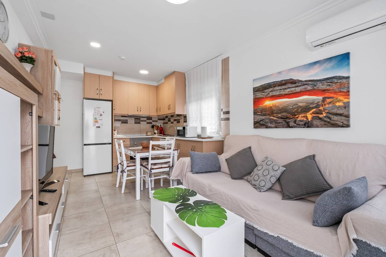 Casa Vacacional 'Geani' con Terraza Privada, Wi-Fi y Aire Acondicionado in San Fulgencio, Costa Blanca