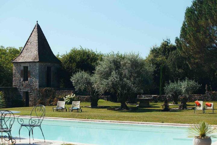 Location de vacances pour 2 personnes, avec Terrasse et Jardin ainsi que Piscine et Vue à Espère - 4