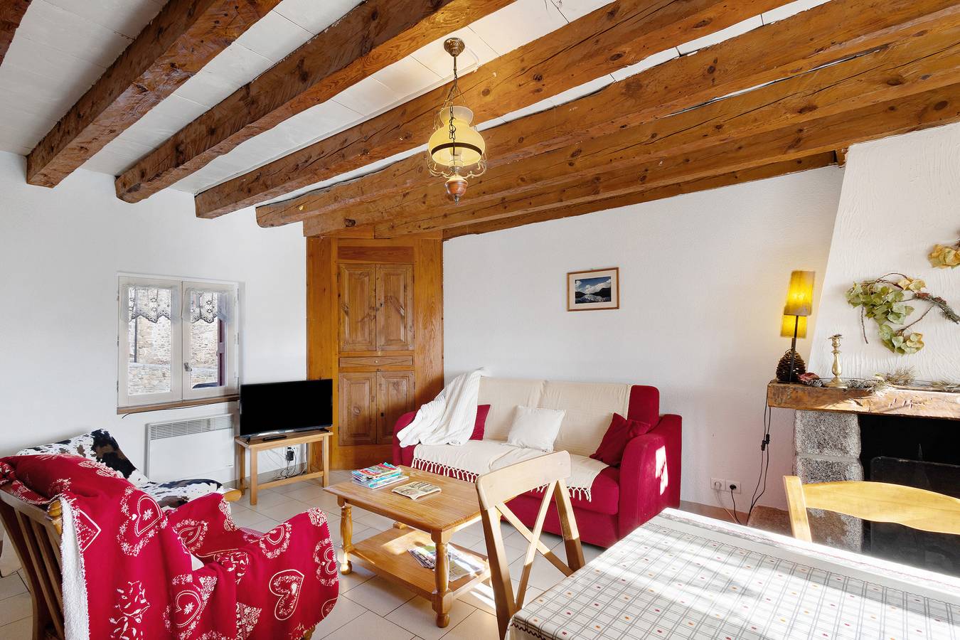 Appartement entier, Appartement 'Gîte Camporells' avec vue sur les montagnes, jardin partagé et Wi-Fi in Dorres, Parc naturel régional des Pyrénées catalanes