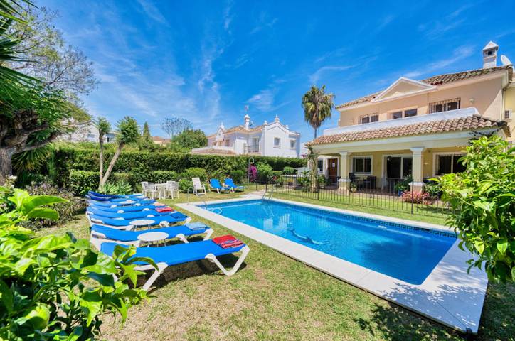 Villa voor 12 personen, met tuin in Estepona