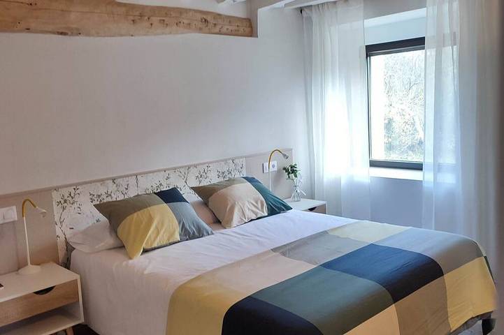 Cottage next to a river in a quiet village, ideal for families. in Prádena, Segovia Provinz
