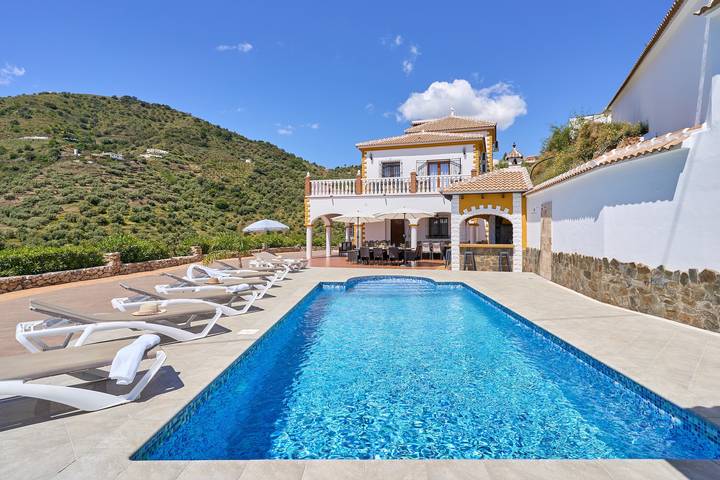 Casa de vacaciones para 12 personas, con jardín y jacuzzi - 1