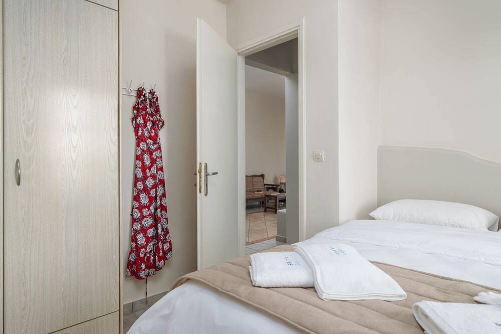Apartment for 4 People in Milos, Cyclades